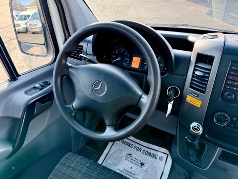 Used 2014 Mercedes-Benz Sprinter 3500 image 36