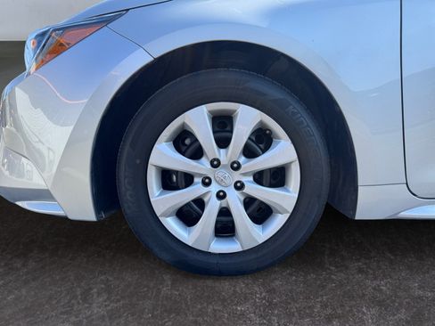 Used 2025 Toyota Corolla LE FWD image 14