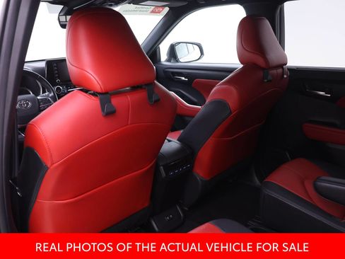 Certified 2021 Toyota Highlander XSE AWD/4WD image 11