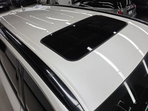 Used 2017 Toyota Highlander SE image 45