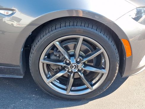 Used 2019 MAZDA MX-5 Miata RF Grand Touring w/ GT-S Package RWD image 8