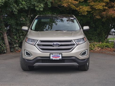 Used 2018 Ford Edge Titanium w/ Equipment Group 302A AWD/4WD image 37