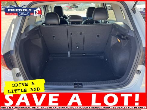 Used 2023 Volkswagen Taos SE image 5