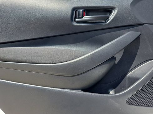 Used 2025 Toyota Corolla LE FWD image 10
