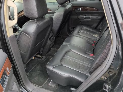 Used 2013 Lincoln MKX AWD image 16