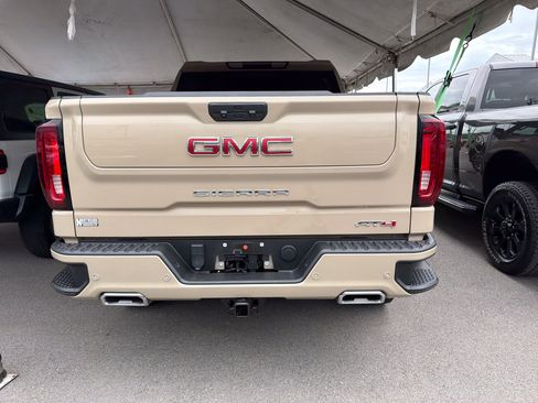 Used 2023 GMC Sierra 1500 AT4 w/ AT4 Premium Package AWD/4WD image 4