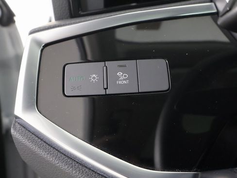 Used 2025 Audi Q3 2.0T Premium w/ Convenience Package image 27