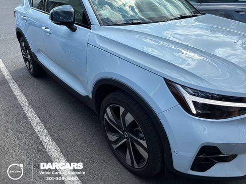 Certified 2024 Volvo XC40 B5 Plus w/ Protection Package Premier AWD/4WD image 1