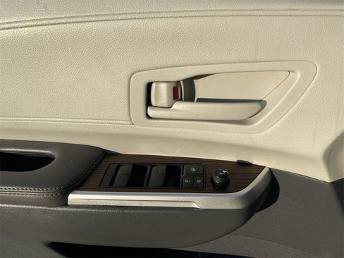 Used 2023 Toyota Sienna LE image 18