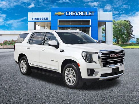 Used 2024 GMC Yukon SLT w/ SLT Premium Package image 9