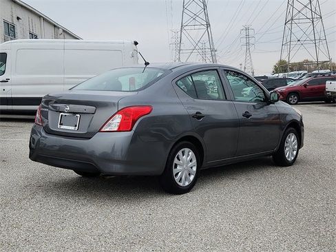 Used 2019 Nissan Versa S image 4