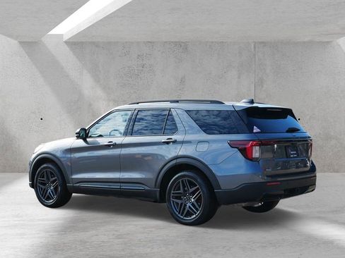 Certified 2025 Ford Explorer ST-Line w/ ST-Line Street Pack image 4