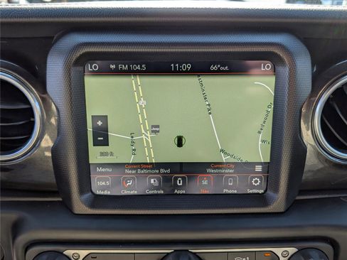 Used 2020 Jeep Wrangler Unlimited Sahara image 28