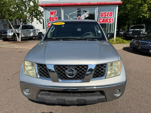 Used 2006 Nissan Frontier SE w/ (P01) Power Pkg RWD image 3