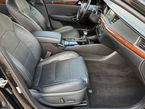 Used 2017 Kia Cadenza Premium FWD image 18