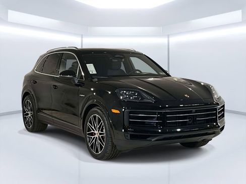 New 2026 Porsche Cayenne S AWD/4WD image 3