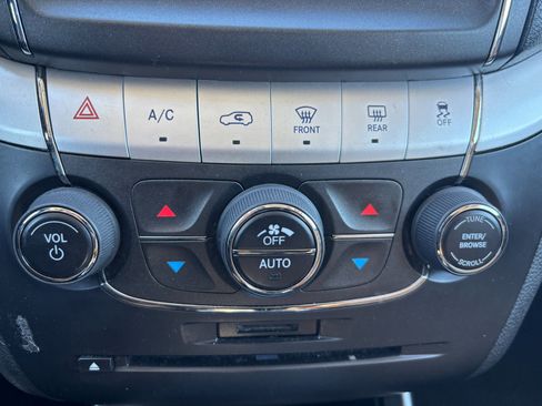 Used 2011 Dodge Journey Lux image 15