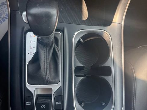 Used 2023 Kia Carnival LX FWD image 15