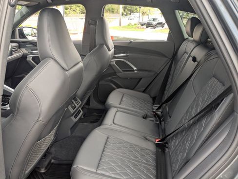 Used 2025 Audi SQ5 Prestige AWD/4WD image 18