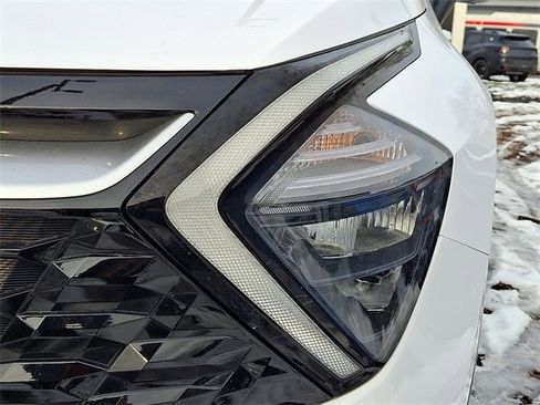 Certified 2023 Kia Sportage EX image 9