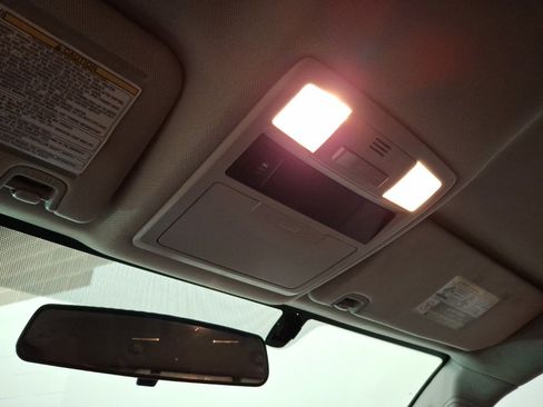 Used 2016 Toyota Tacoma SR5 image 22