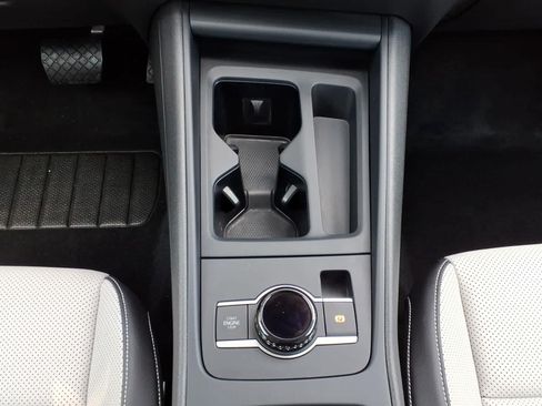Used 2025 Volkswagen Tiguan SE AWD/4WD image 22
