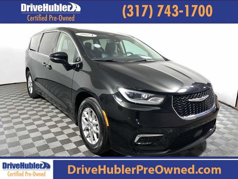 Used 2024 Chrysler Pacifica Touring-L image 1