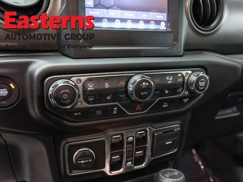 Used 2023 Jeep Wrangler Unlimited w/ Cold Weather Group AWD/4WD image 20