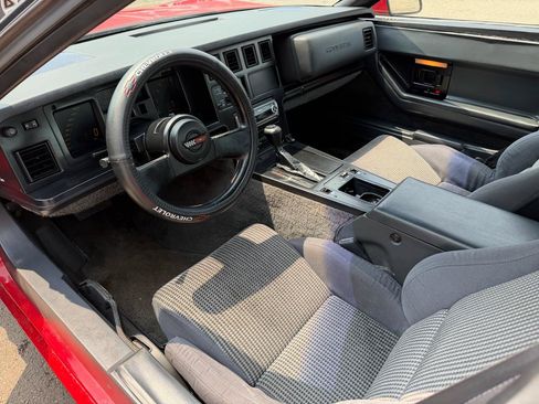 Used 1987 Chevrolet Corvette Coupe RWD image 10