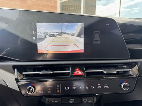 Used 2023 Kia Niro EX Touring image 20