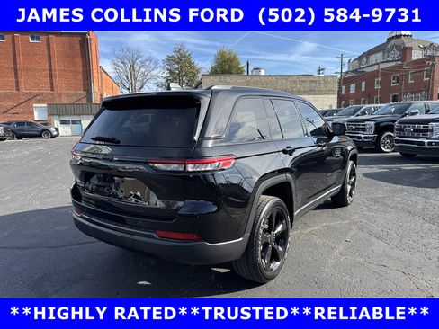 Used 2024 Jeep Grand Cherokee Altitude AWD/4WD image 5