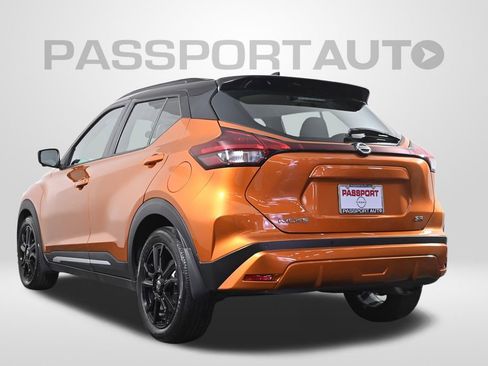 Used 2021 Nissan Kicks SR w/ SR Premium Package image 7