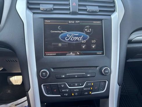 Used 2016 Ford Fusion SE FWD image 29