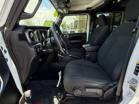 Used 2022 Jeep Gladiator Sport w/ Trailer Tow Package AWD/4WD image 11