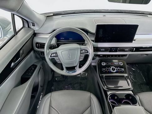Used 2022 Lincoln Nautilus Reserve AWD/4WD image 30