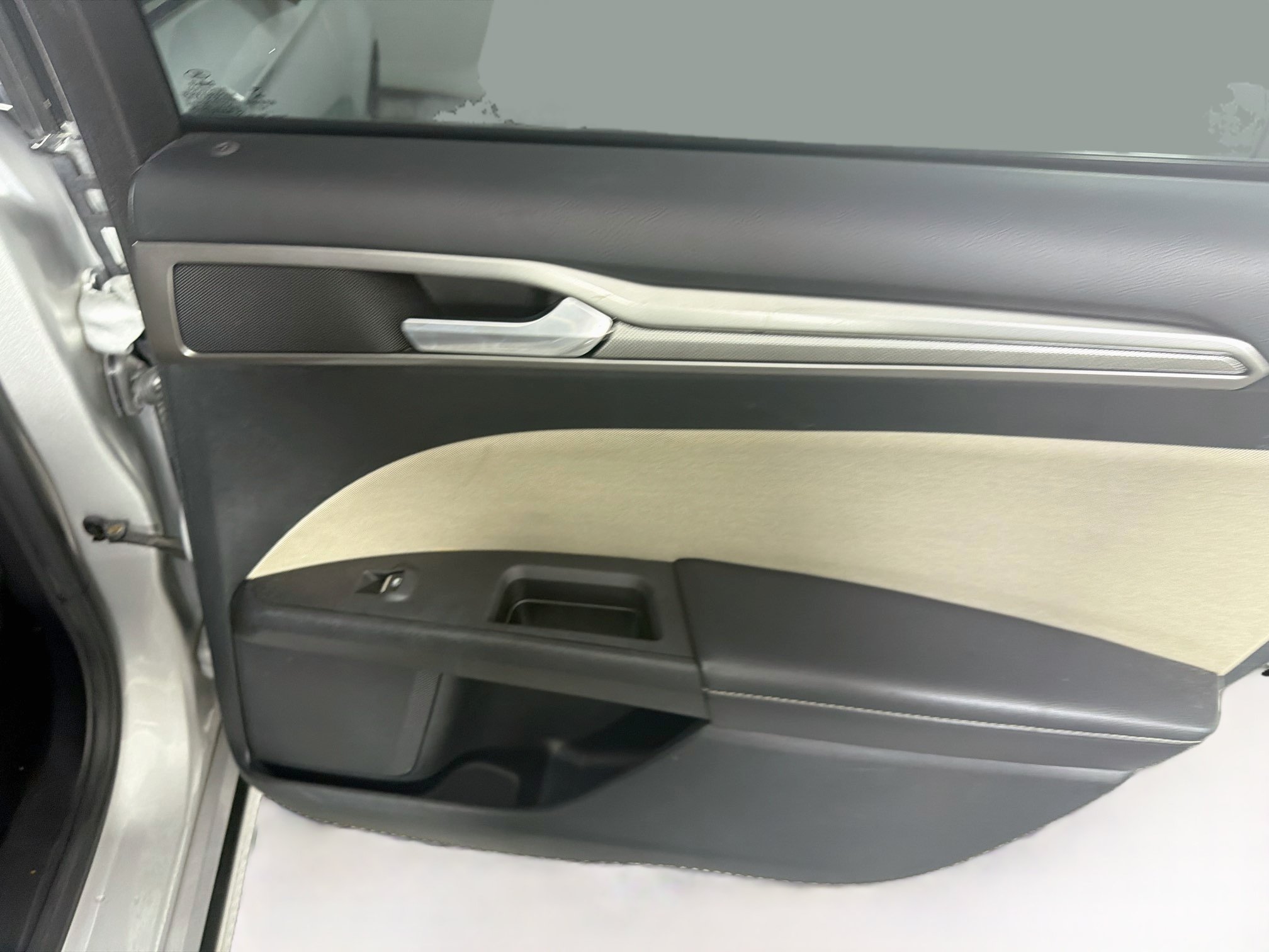 Used 2017 Ford Fusion S FWD image 27