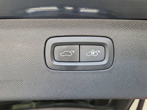 Used 2023 Volvo XC90 B6 Plus w/ Protection Package Premier AWD/4WD image 11