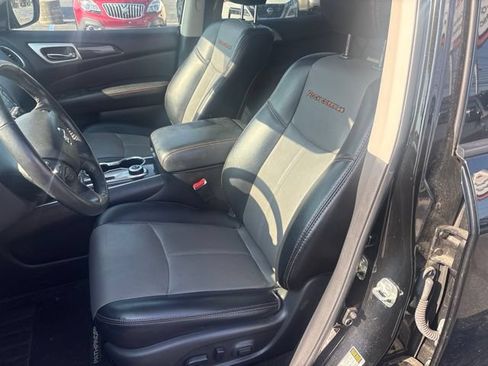 Used 2020 Nissan Pathfinder SL AWD/4WD image 17