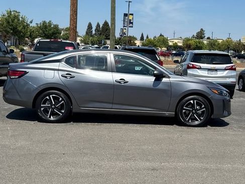 Used 2024 Nissan Sentra SV FWD image 3
