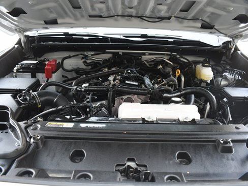 Certified 2025 Toyota 4Runner SR5 AWD/4WD image 29