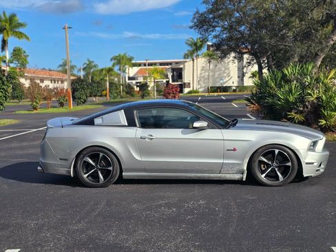 Used 2013 Ford Mustang GT Premium w/ Security Pkg image 16