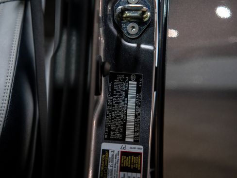 Used 2017 Toyota Camry SE image 38