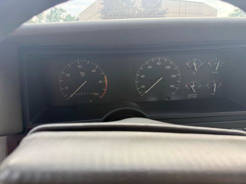 Used 1992 Cadillac Allante FWD image 12
