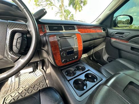 Used 2013 Chevrolet Tahoe LTZ image 43