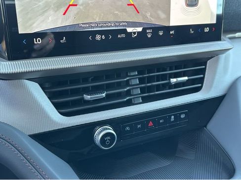 New 2026 Ford Explorer Active RWD image 28