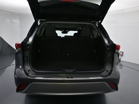 Used 2023 Toyota Highlander Platinum FWD image 26