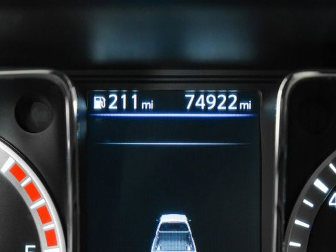 Used 2019 Nissan Titan SL w/ Midnight Edition image 18