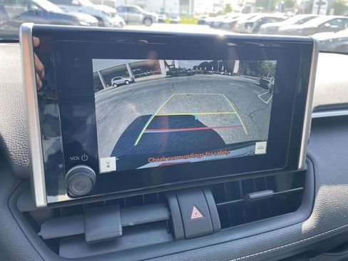 Used 2025 Toyota RAV4 XLE AWD/4WD image 27