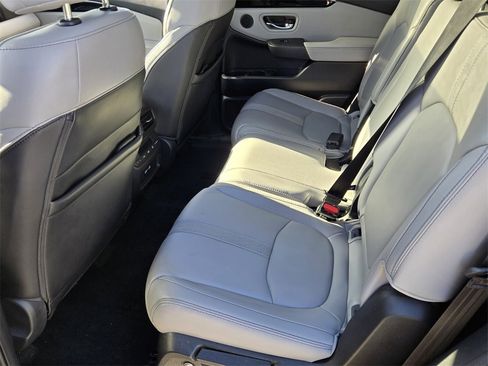 Certified 2023 Honda Pilot Touring image 10