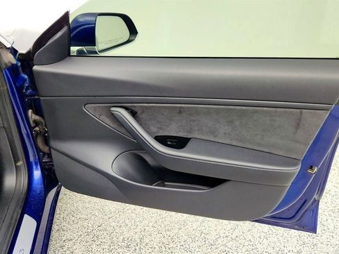 Used 2018 Tesla Model 3 Long Range image 29